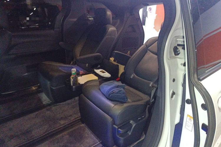 Used Toyota SIENNA 2021 2.5L Hybrid Ultimate Edition Left Rear Seat
