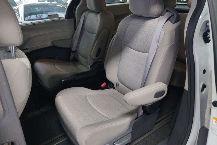 Used Toyota SIENNA 2021 2.5L Hybrid Comfort Edition Left Rear Seat