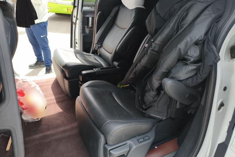 Used Toyota SIENNA 2021 2.5L Hybrid Platinum Edition Left Rear Seat
