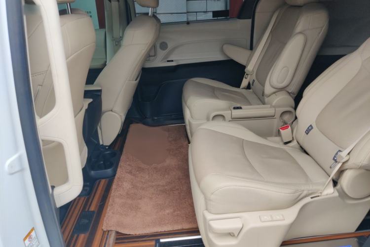 Used Toyota SIENNA 2021 2.5L Hybrid Premium Edition Left Rear Seat