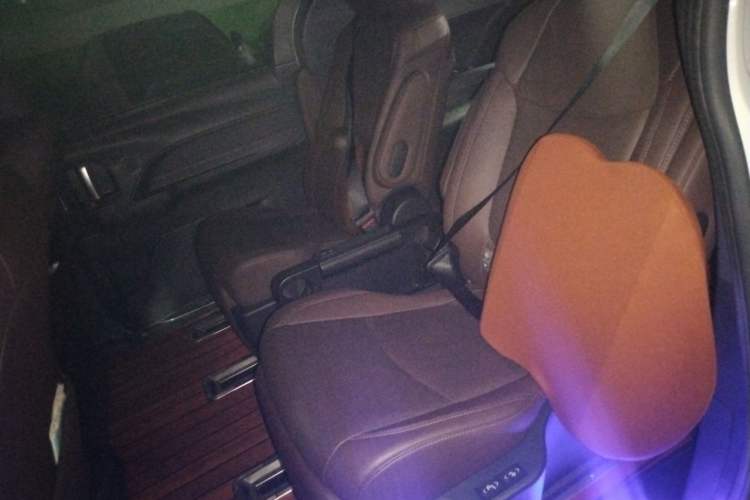Used Toyota SIENNA 2021 2.5L Hybrid Platinum Edition Left Rear Seat