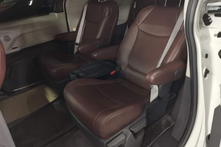 Used Toyota SIENNA 2021 2.5L Hybrid Comfort Edition Left Rear Seat