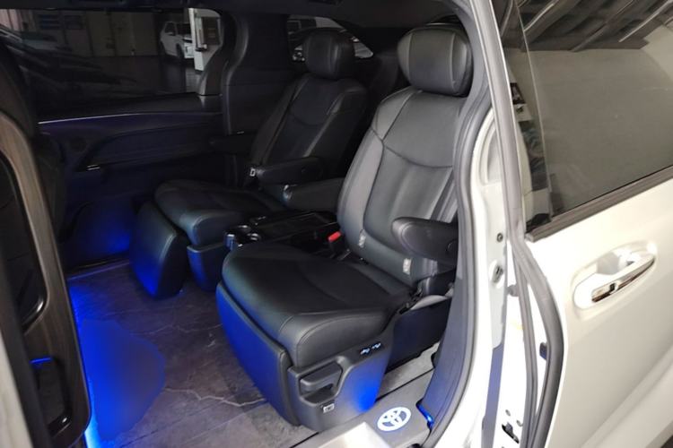 Used Toyota SIENNA 2021 2.5L Hybrid Premium Edition Left Rear Seat