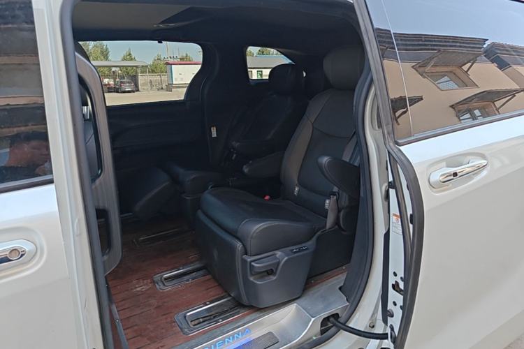 Used Toyota SIENNA 2021 2.5L Hybrid Premium Edition Left Rear Seat