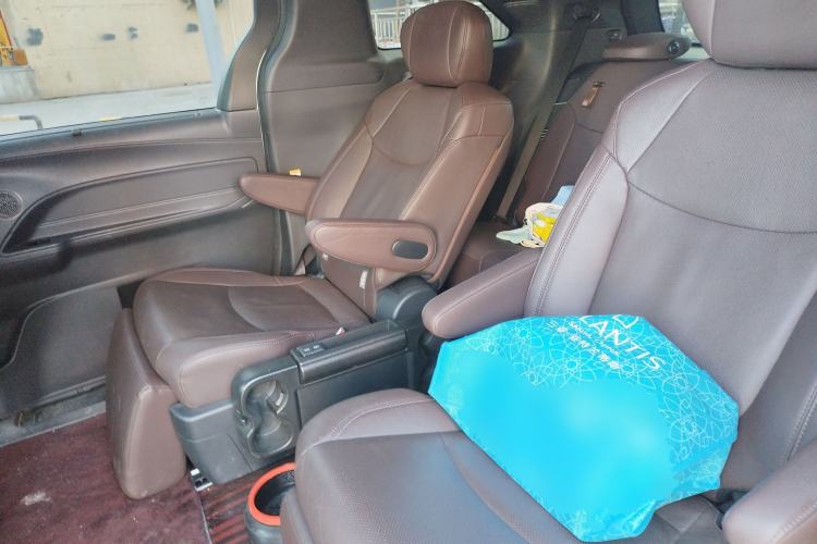 Used Toyota SIENNA 2021 2.5L Hybrid Platinum Edition Left Rear Seat