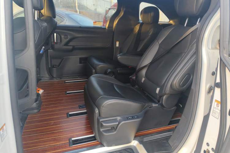 Used Toyota SIENNA 2021 2.5L Hybrid Ultimate Edition Left Rear Seat
