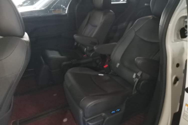 Used Toyota SIENNA 2021 2.5L Hybrid Premium Edition Left Rear Seat