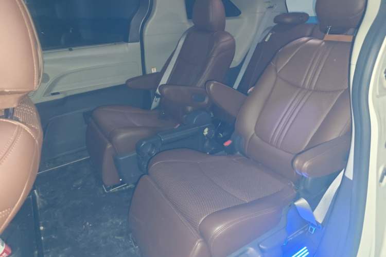 Used Toyota SIENNA 2021 2.5L Hybrid Comfort Edition Left Rear Seat