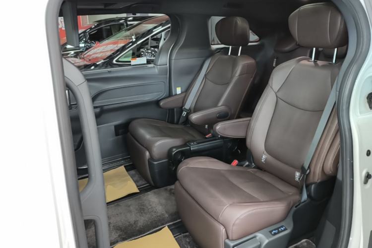 Used Toyota SIENNA 2021 2.5L Hybrid Platinum Edition Left Rear Seat