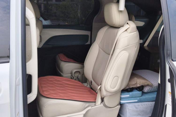 Used Toyota SIENNA 2021 2.5L Hybrid Luxury Edition Left Rear Seat
