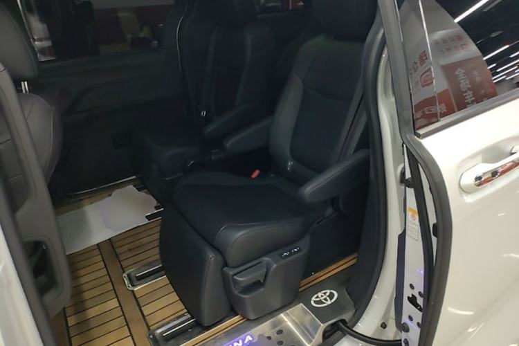 Used Toyota SIENNA 2021 2.5L Hybrid Ultimate Edition Left Rear Seat