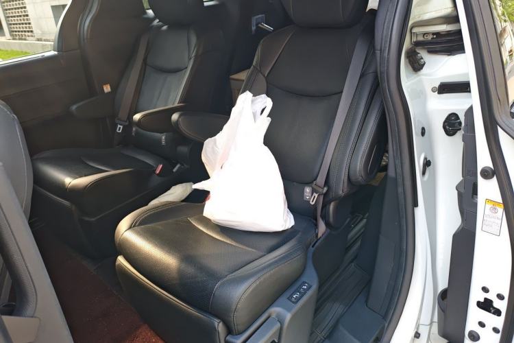 Used Toyota SIENNA 2021 2.5L Hybrid Premium Edition Left Rear Seat