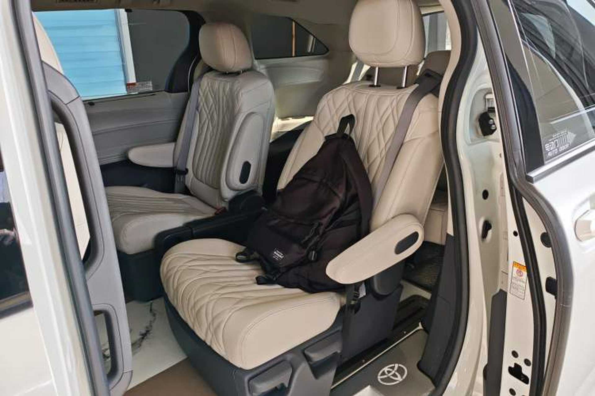 Used Toyota SIENNA 2021 2.5L Hybrid Comfort Edition Left Rear Seat