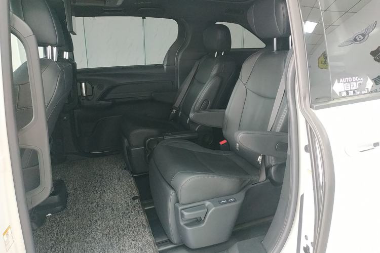 Used Toyota SIENNA 2021 2.5L Hybrid Platinum Edition Left Rear Seat