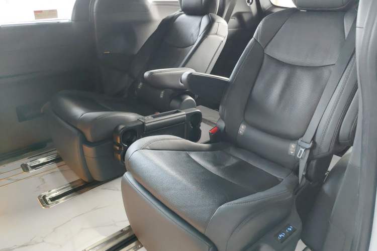 Used Toyota SIENNA 2021 2.5L Hybrid Premium Edition Left Rear Seat
