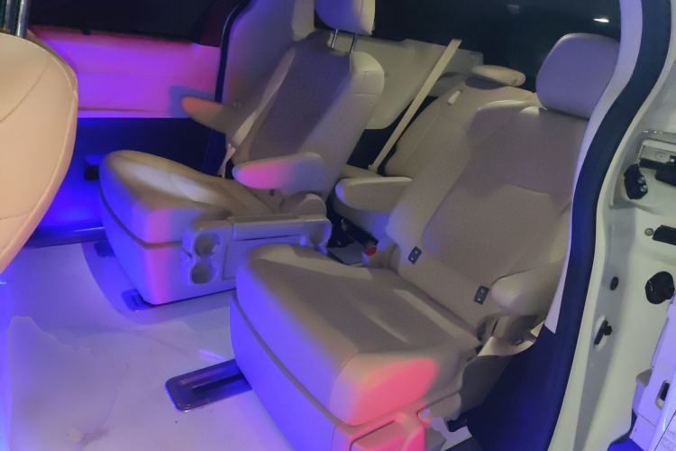 Used Toyota SIENNA 2021 2.5L Hybrid Luxury Edition Left Rear Seat