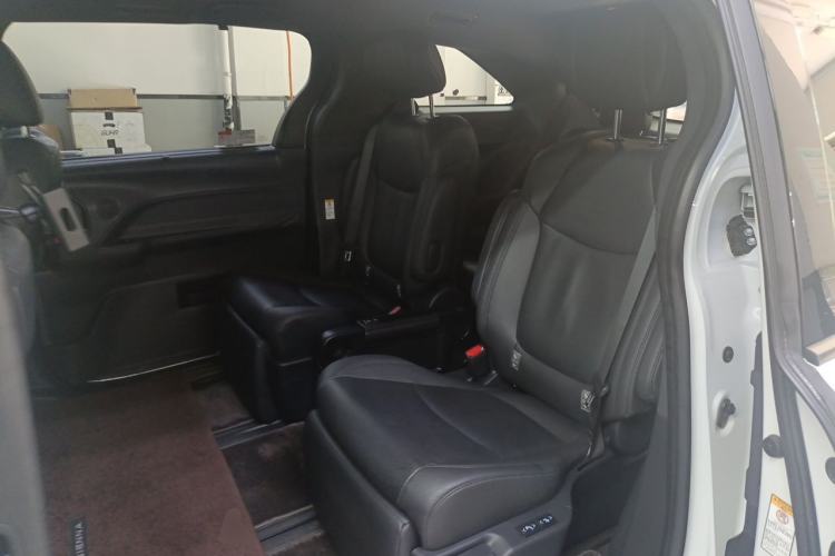 Used Toyota SIENNA 2021 2.5L Hybrid Premium Edition Left Rear Seat
