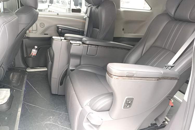 Used Toyota SIENNA 2021 2.5L Hybrid Comfort Edition Left Rear Seat