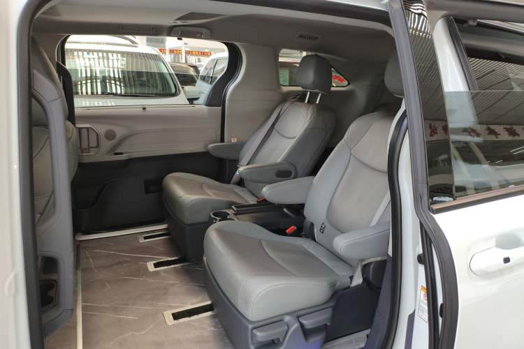 Used Toyota SIENNA 2021 2.5L Hybrid Comfort Edition Left Rear Seat