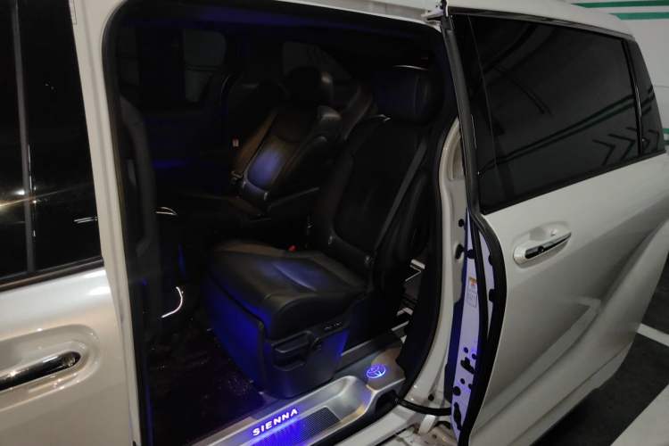 Used Toyota SIENNA 2021 2.5L Hybrid Premium Edition Left Rear Seat