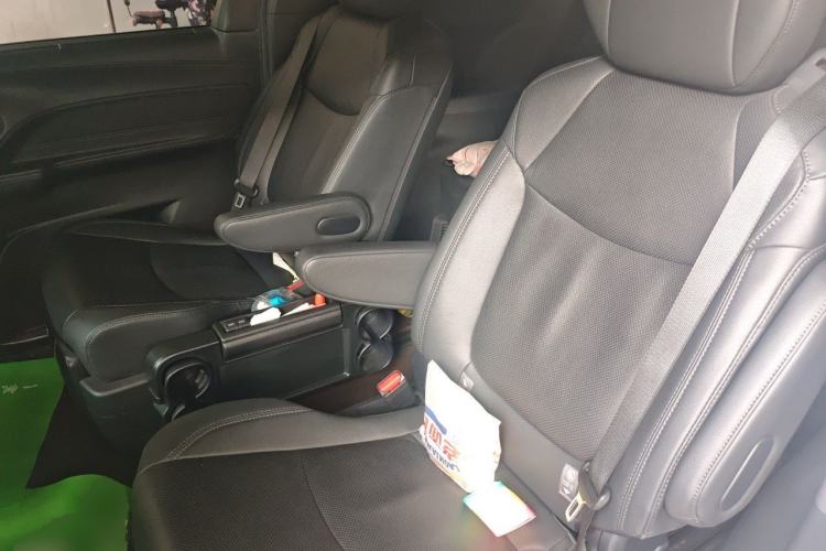 Used Toyota SIENNA 2021 2.5L Hybrid Ultimate Edition Left Rear Seat