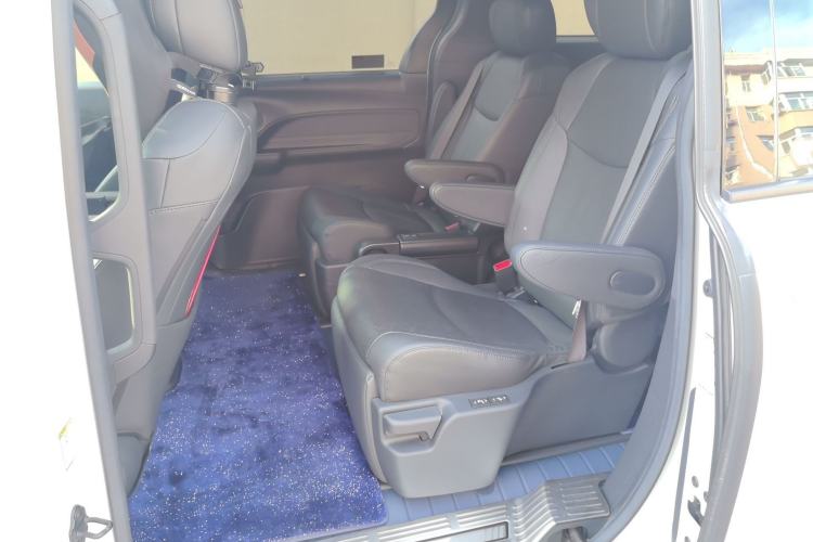 Used Toyota SIENNA 2021 2.5L Hybrid Platinum Edition Left Rear Seat