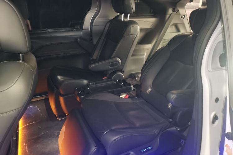 Used Toyota SIENNA 2021 2.5L Hybrid Premium Edition Left Rear Seat
