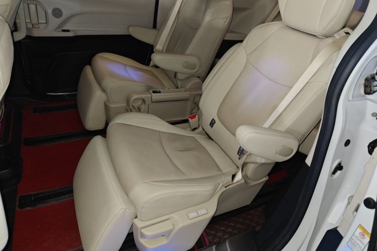 Used Toyota SIENNA 2021 2.5L Hybrid Premium Edition Left Rear Seat