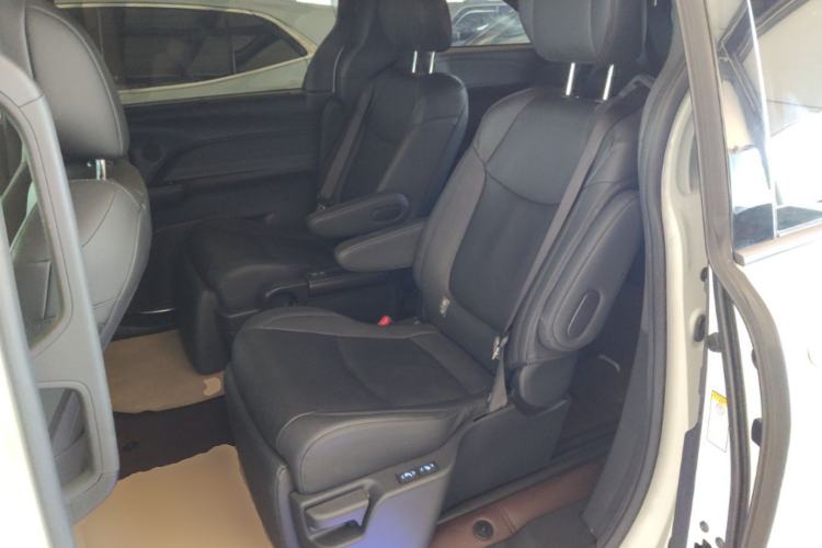 Used Toyota SIENNA 2021 2.5L Hybrid Premium Edition Left Rear Seat