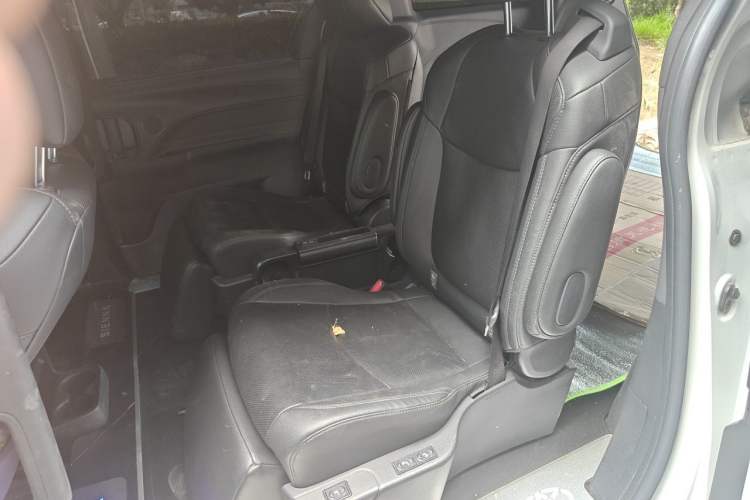 Used Toyota SIENNA 2021 2.5L Hybrid Premium Edition Left Rear Seat
