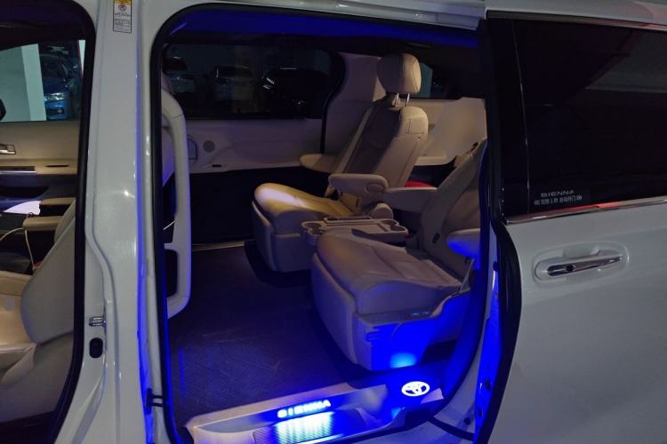 Used Toyota SIENNA 2021 2.5L Hybrid Premium Edition Left Rear Seat