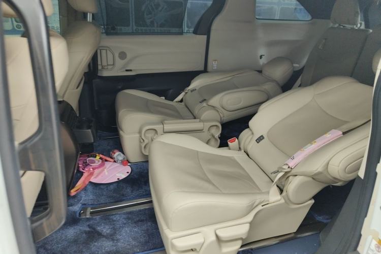 Used Toyota SIENNA 2021 2.5L Hybrid Luxury Edition Left Rear Seat