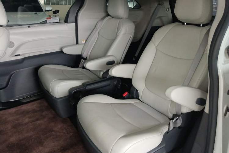 Used Toyota SIENNA 2021 2.5L Hybrid Comfort Edition Left Rear Seat