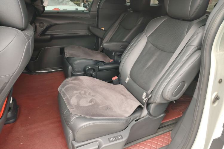Used Toyota SIENNA 2021 2.5L Hybrid Premium Edition Left Rear Seat
