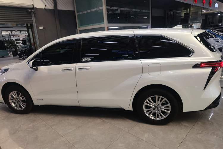 Used Toyota SIENNA 2021 2.5L Hybrid Premium Edition Left Side