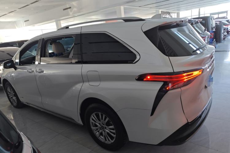 Used Toyota SIENNA 2021 2.5L Hybrid Premium Edition Left Side