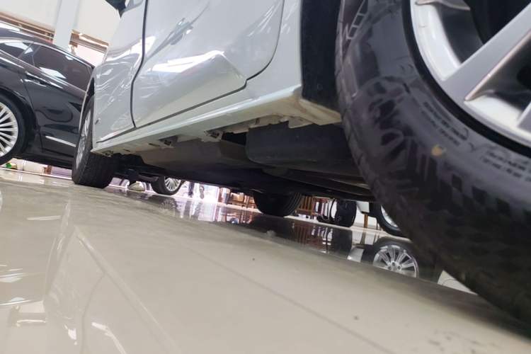 Used Toyota SIENNA 2021 2.5L Hybrid Comfort Edition Left Side Sill