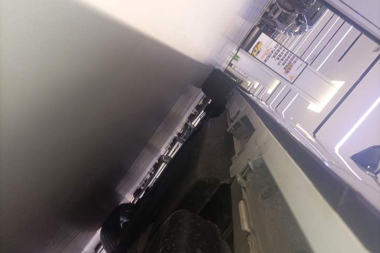 Used Toyota SIENNA 2021 2.5L Hybrid Premium Edition Left Side Sill