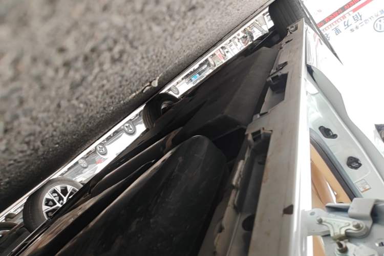 Used Toyota SIENNA 2021 2.5L Hybrid Comfort Edition Left Side Sill