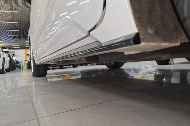 Used Toyota SIENNA 2021 2.5L Hybrid Premium Edition Left Side Sill