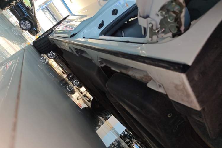 Used Toyota SIENNA 2021 2.5L Hybrid Luxury Edition Left Side Sill