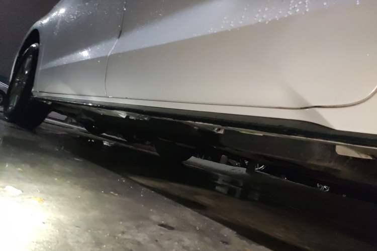 Used Toyota SIENNA 2021 2.5L Hybrid Luxury Edition Left Side Sill