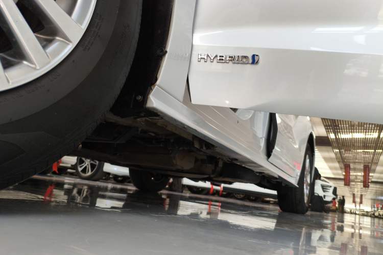 Used Toyota SIENNA 2021 2.5L Hybrid Comfort Edition Left Side Sill
