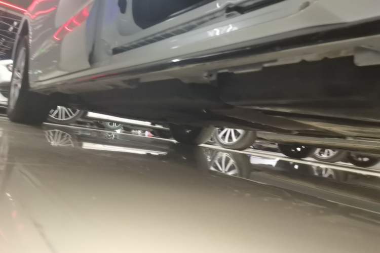 Used Toyota SIENNA 2021 2.5L Hybrid Ultimate Edition Left Side Sill