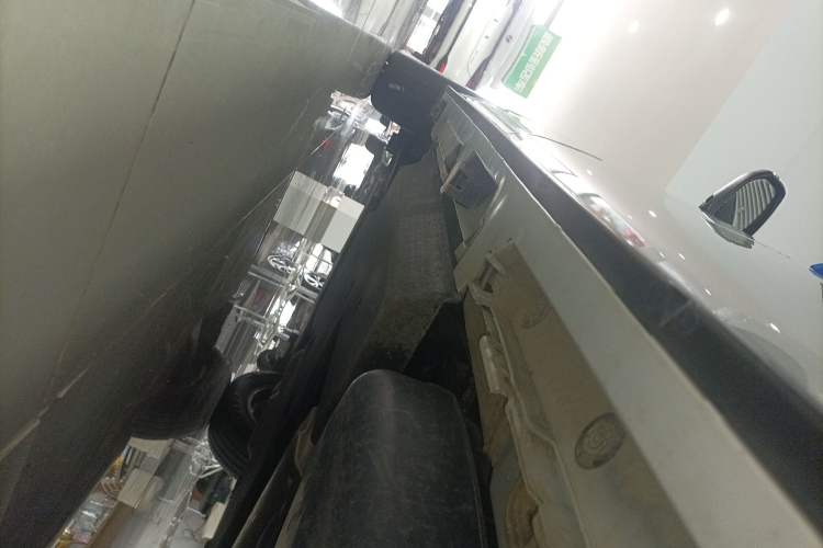 Used Toyota SIENNA 2021 2.5L Hybrid Premium Edition Left Side Sill