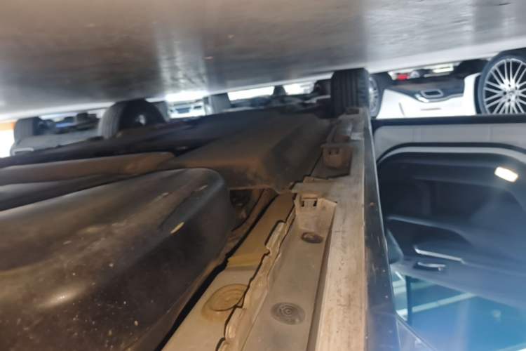 Used Toyota SIENNA 2021 2.5L Hybrid Platinum Edition Left Side Sill