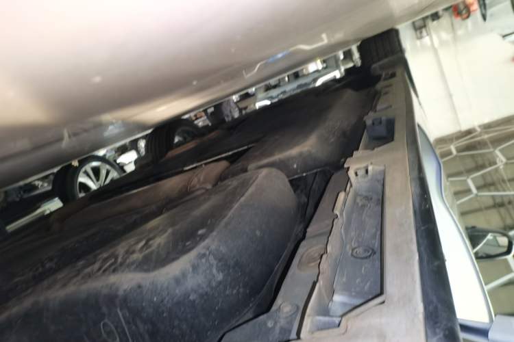 Used Toyota SIENNA 2021 2.5L Hybrid Premium Edition Left Side Sill