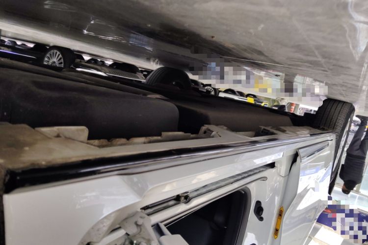 Used Toyota SIENNA 2021 2.5L Hybrid Premium Edition Left Side Sill