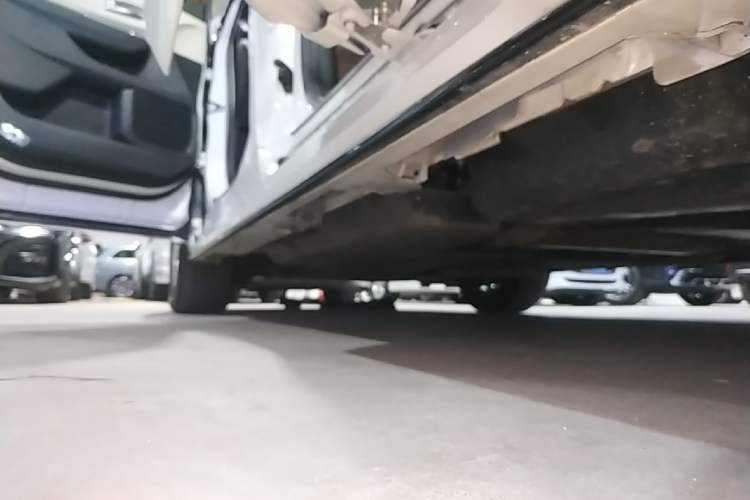 Used Toyota SIENNA 2021 2.5L Hybrid Ultimate Edition Left Side Sill