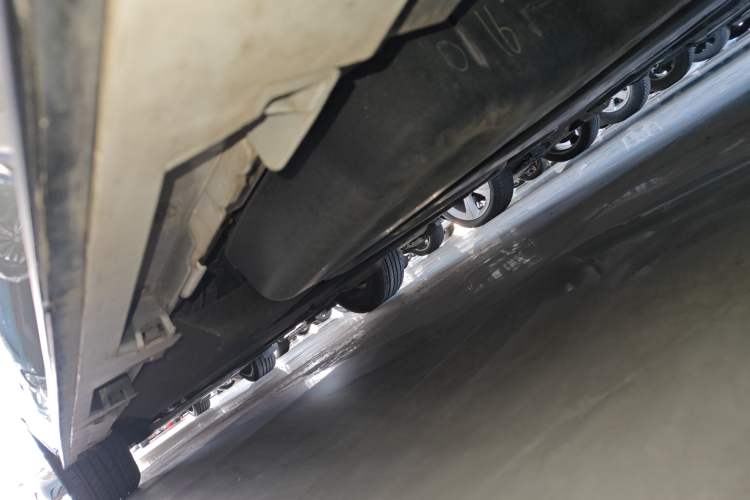 Used Toyota SIENNA 2021 2.5L Hybrid Premium Edition Left Side Sill